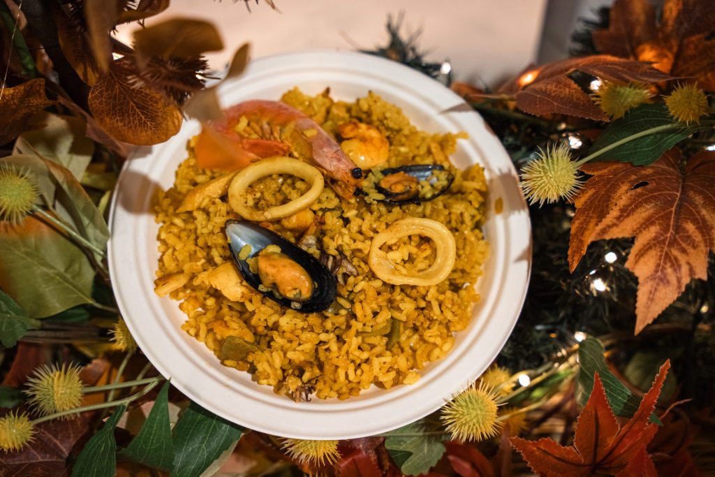 La paella dello stand Las Bravas